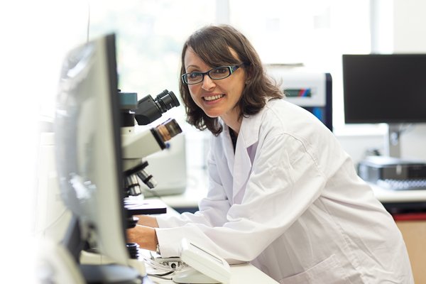Associate Professor Chiara Palmieri’s research interests include reproductive pathology encompassing canine prostate and testis cancer, female genital system pathology and infertility in farm animals.